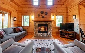 On The River Wooded Bliss Cabin Near Loloma