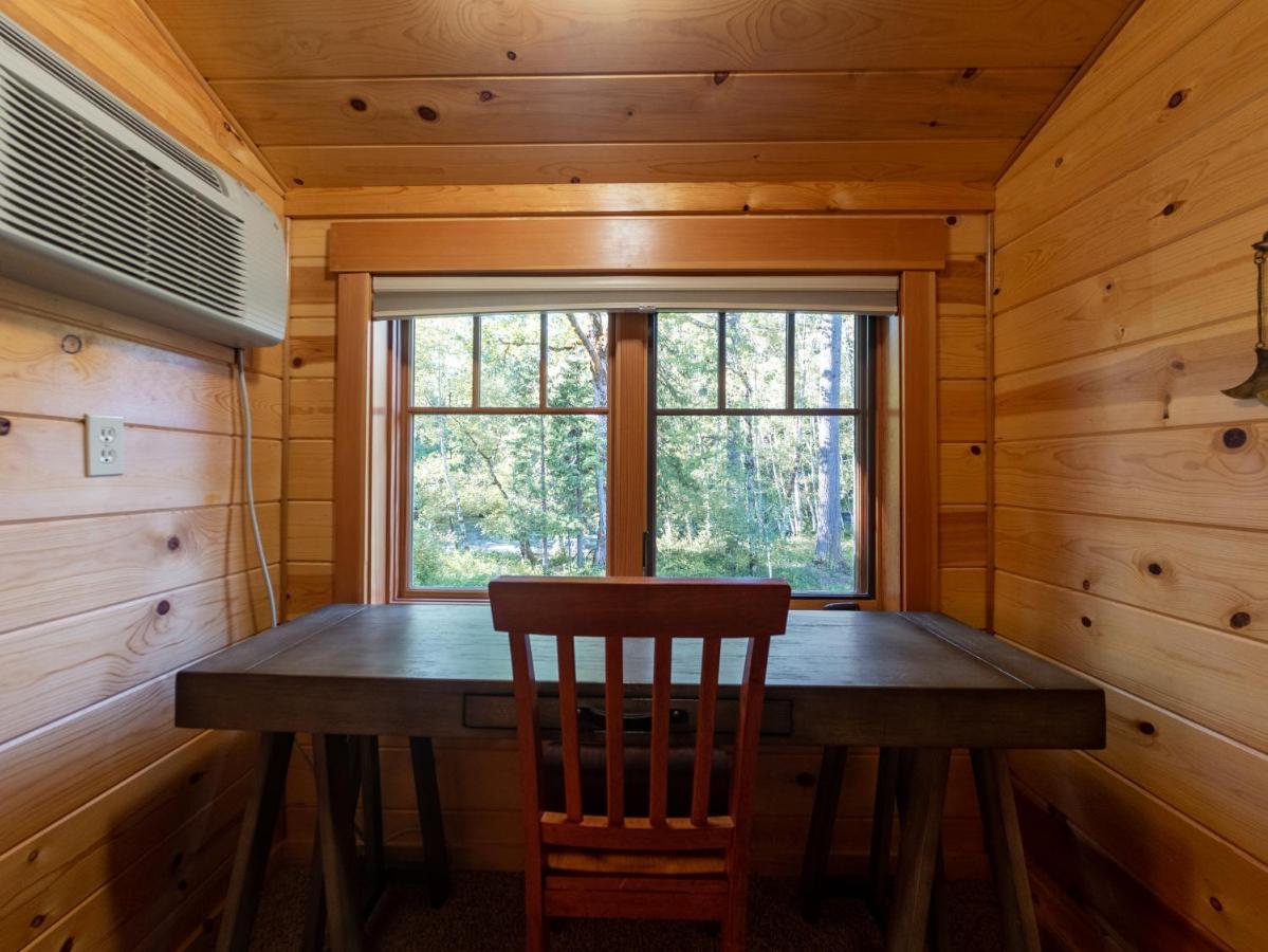 On The River Wooded Bliss Cabin Near Loloma McKenzie Bridge Exterior photo
