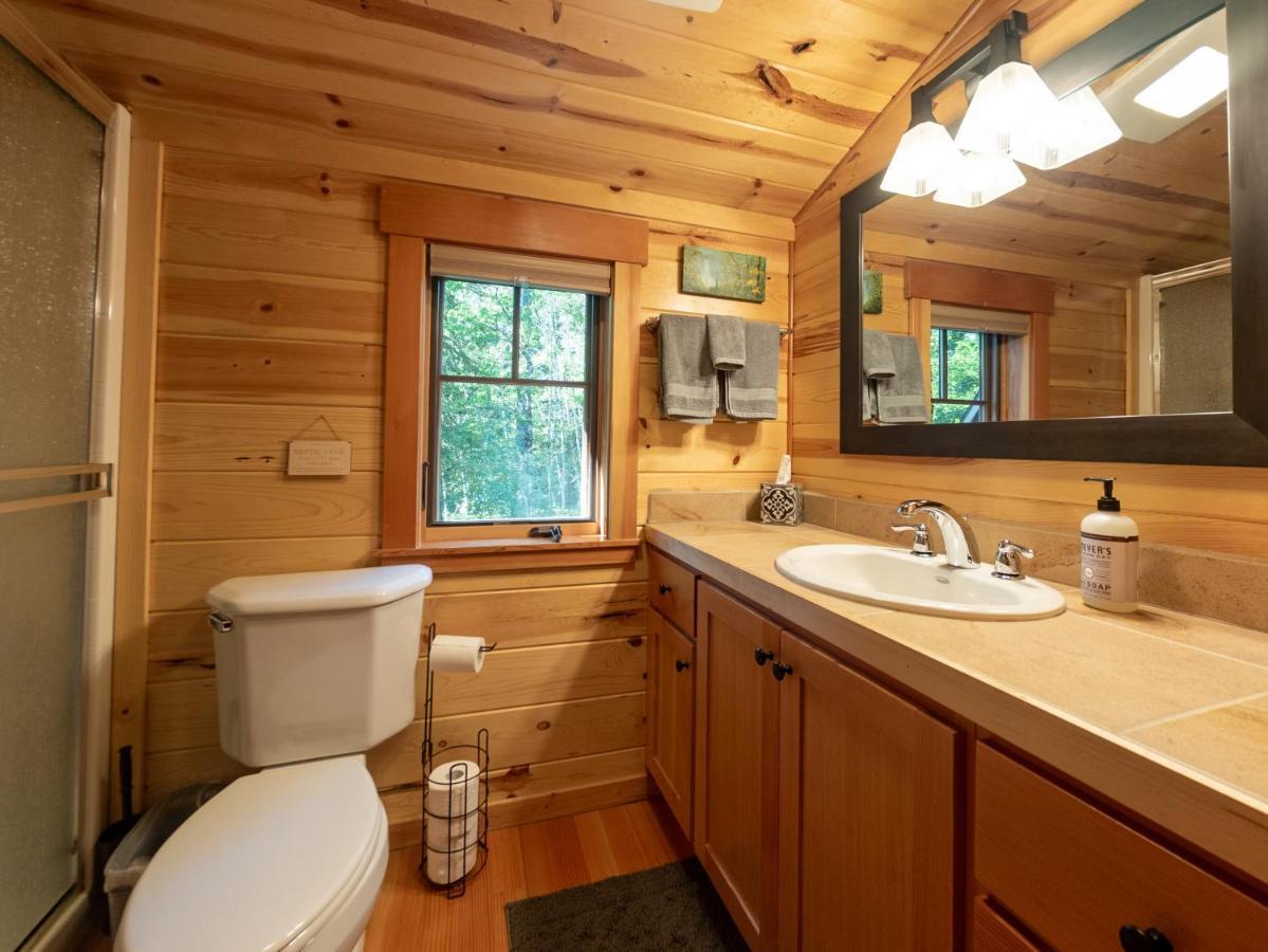 On The River Wooded Bliss Cabin Near Loloma McKenzie Bridge Exterior photo